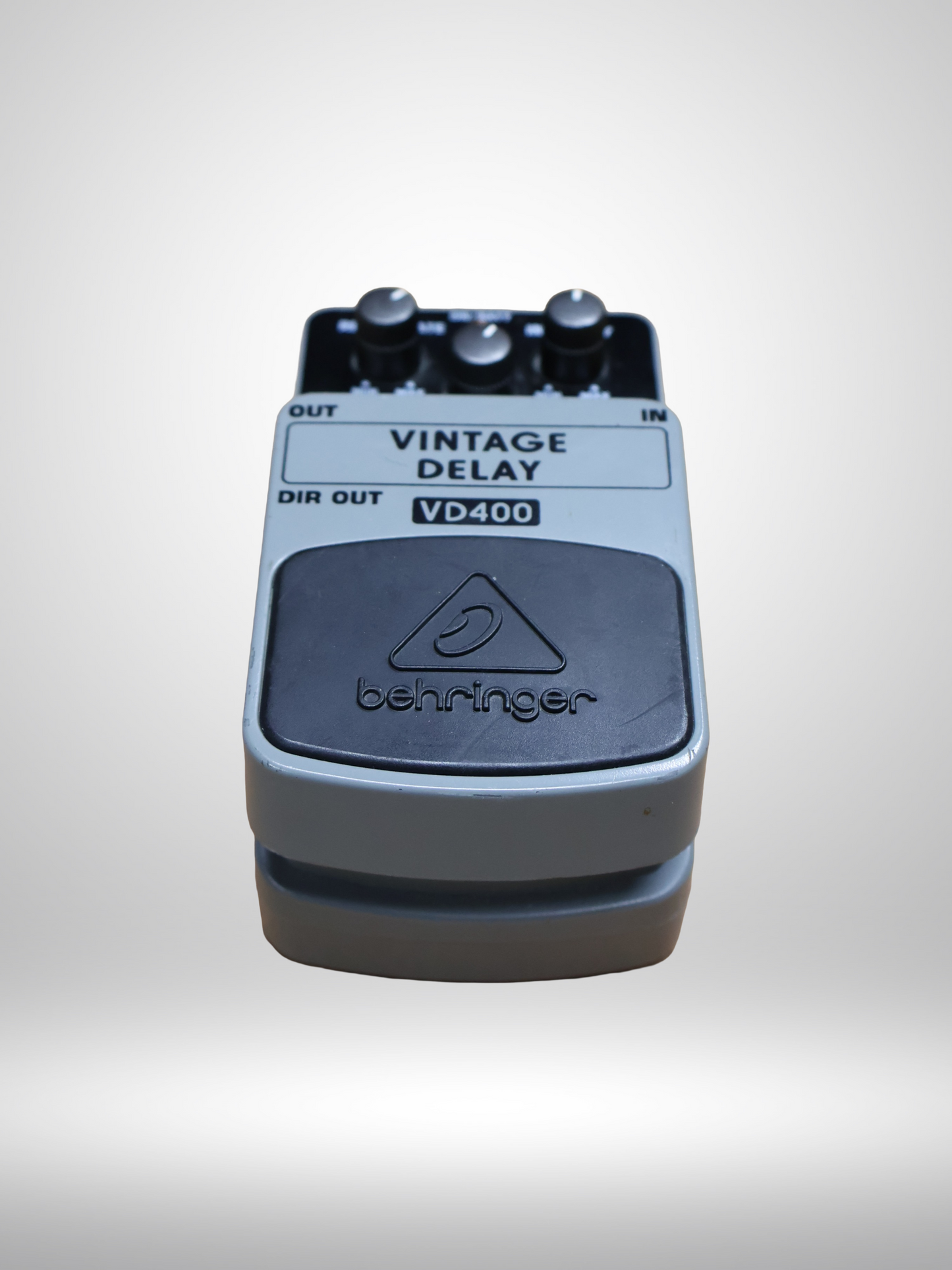 Behringer VD400 Vintage Delay Pedal, Used