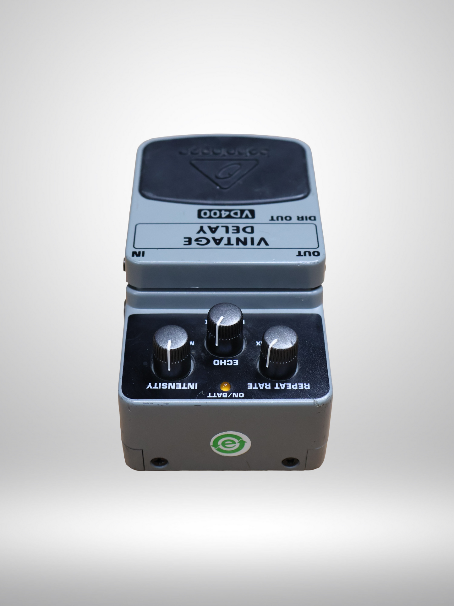 Behringer VD400 Vintage Delay Pedal, Used