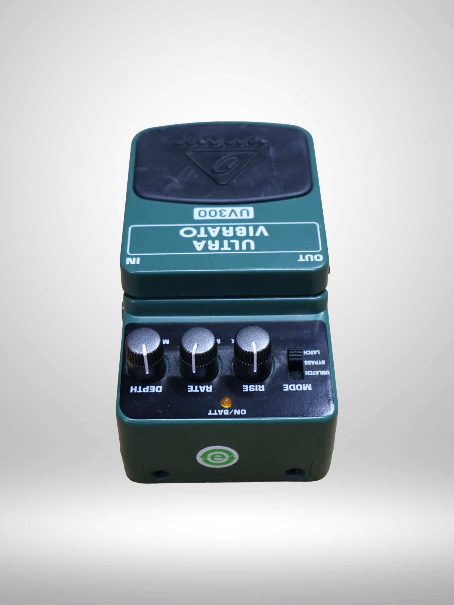Behringer UV300 Ultra Vibrato Pedal, Used
