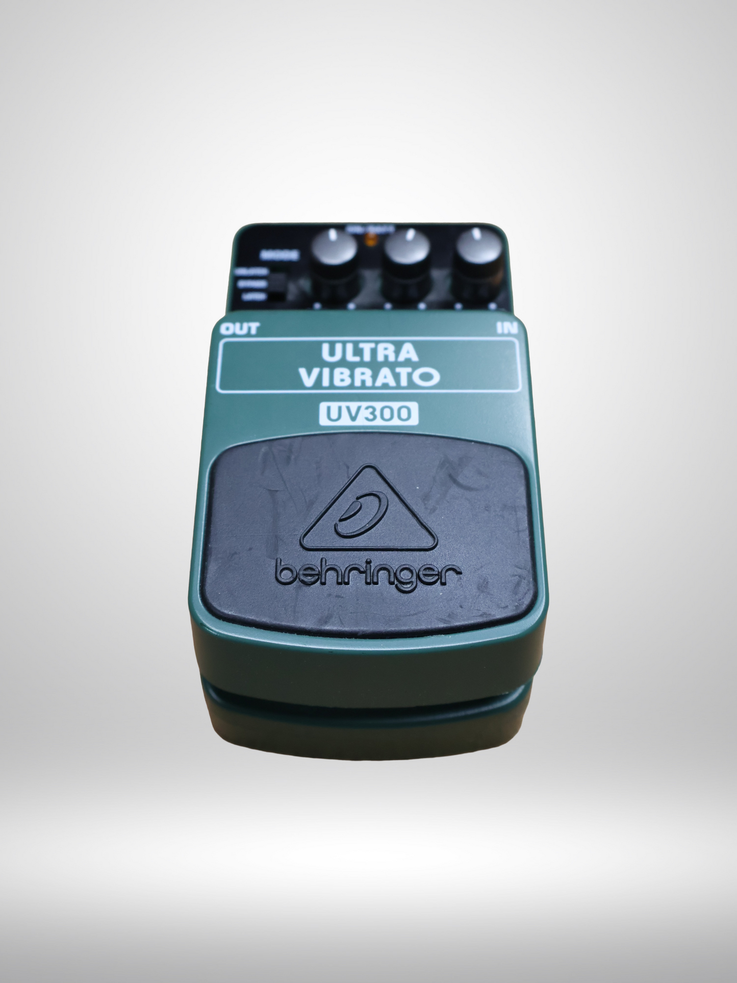Behringer UV300 Ultra Vibrato Pedal, Used